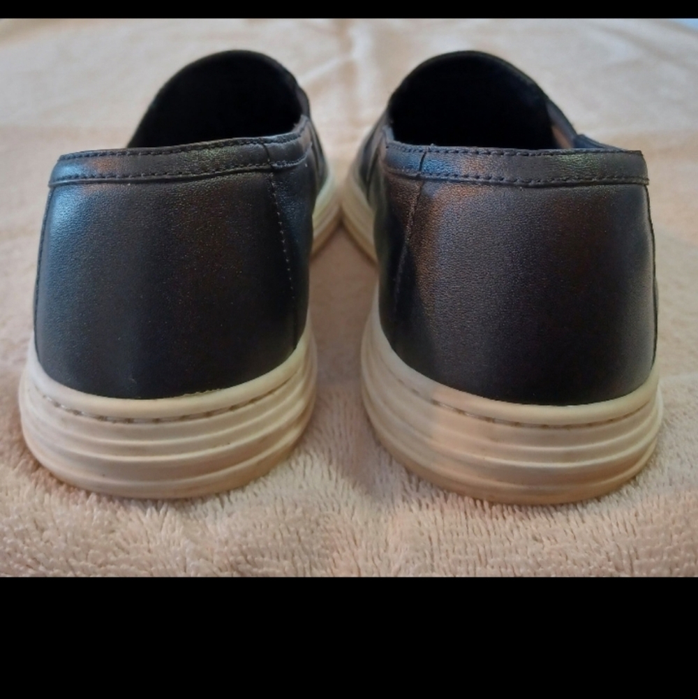 Gucci Black Leather Women's Slip On Loafers White Soles Sz. EURO 38.5 - Picture 2 of 8